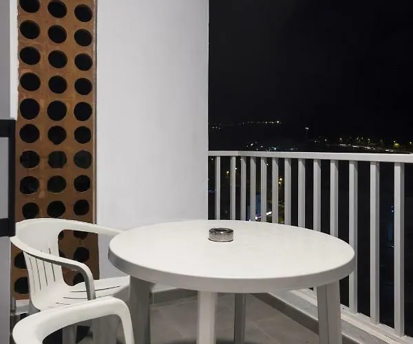 Full Center Of Americas, Renovated, High Floor * 플라야데라스아메리카스